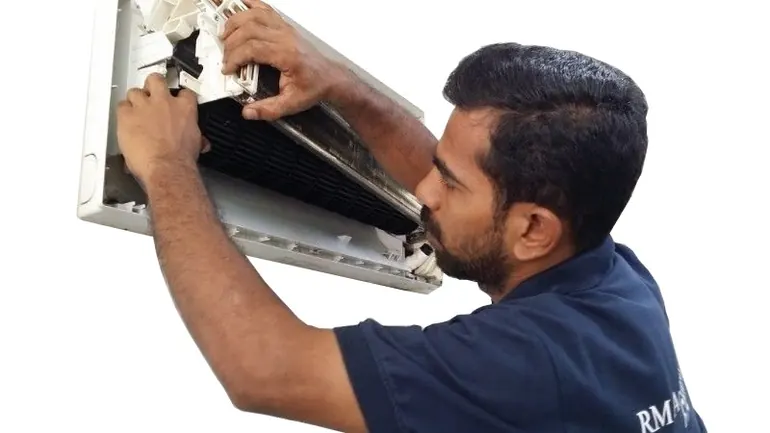 Aircon maintenance contract service in Singapore